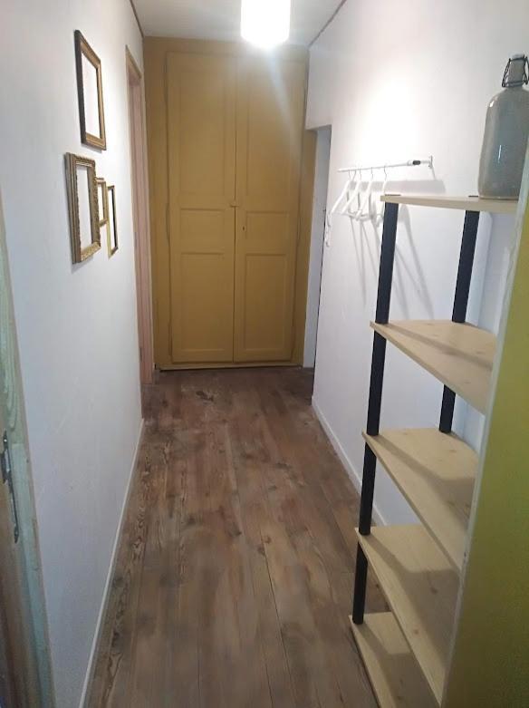 Appartement cozy dans maison privée Tauves Esterno foto